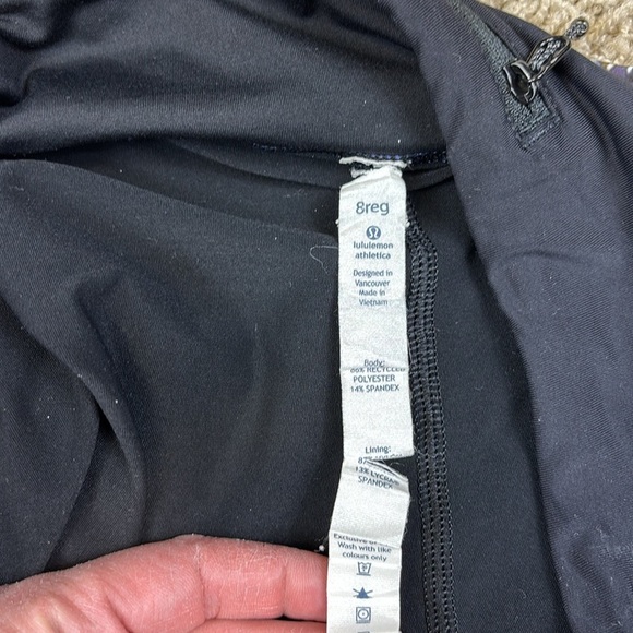 Lululemon pace revival skirt II floral purple green skirt sz 8 - Picture 10 of 10